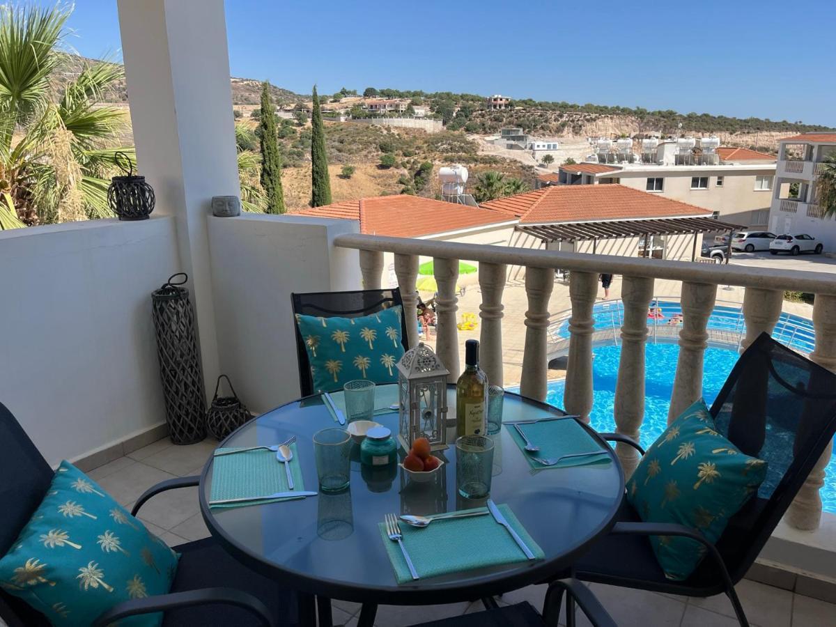 Beautiful 2 Bed Apartment In Peyia Valley, Paphos Pegeia Exterior foto