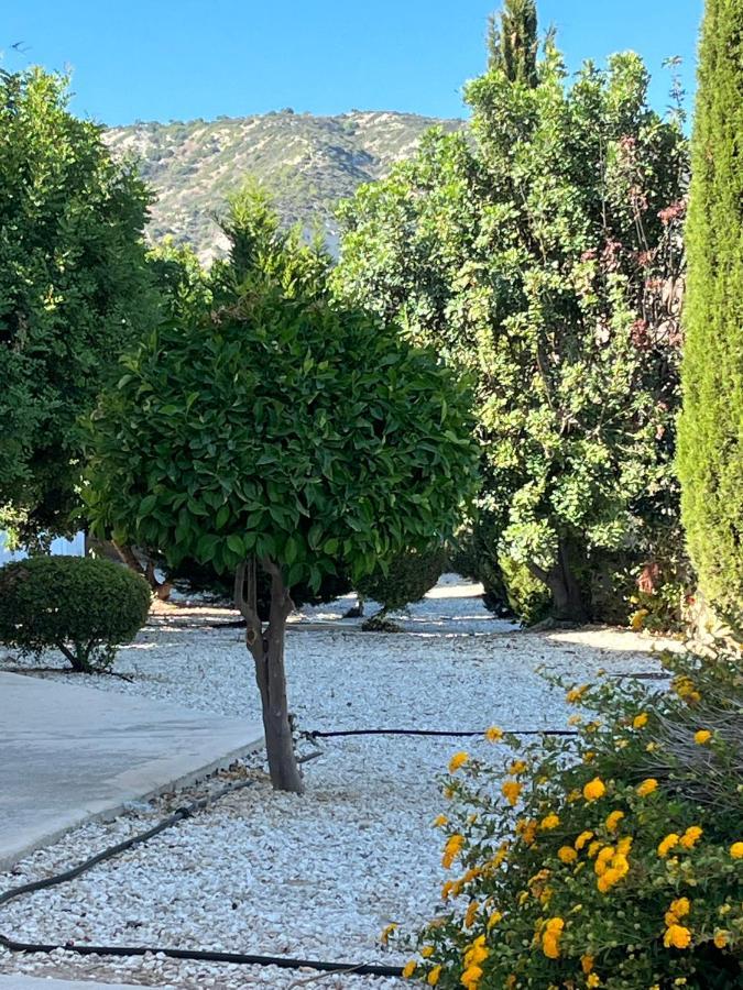 Beautiful 2 Bed Apartment In Peyia Valley, Paphos Pegeia Exterior foto
