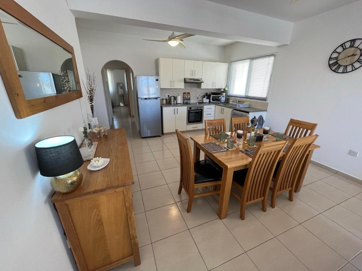 Beautiful 2 Bed Apartment In Peyia Valley, Paphos Pegeia Exterior foto